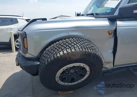 2024 Ford Bronco Badlands z USA, uszkodzony, nr VIN 1FMEE9BP7RLA32263